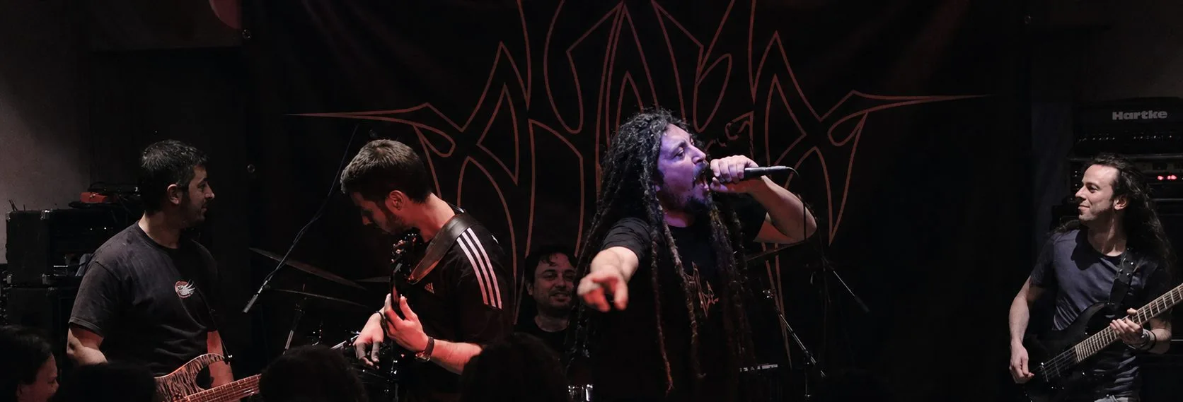 AydrA live · strip 4